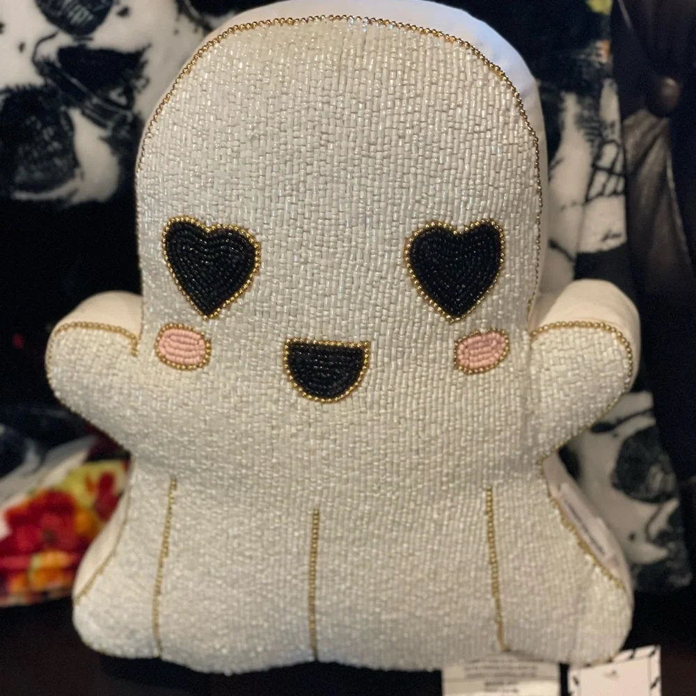 CUPCAKES AND CASHMERE at home NWT Adorable Beaded Ghost Pillow with Heart Eyes